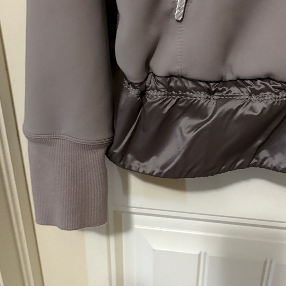 Lululemon Women's Gray/Purple Swept Along Jacket - Picture 5 of 10